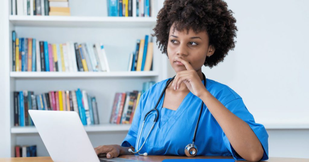 Nurse trying to decide between travel nursing or staff nursing
